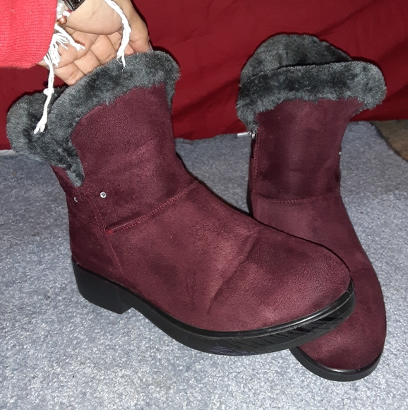 Red fluffy Boots - Picture 1 of 5